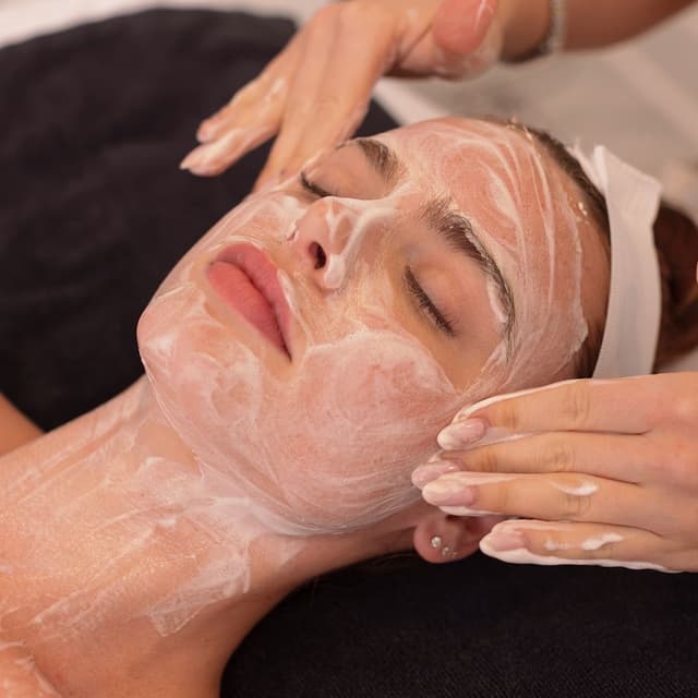 Customized Facial 3 Series at LUXE BEAUTY BOUTIQUE in Mentor, OH